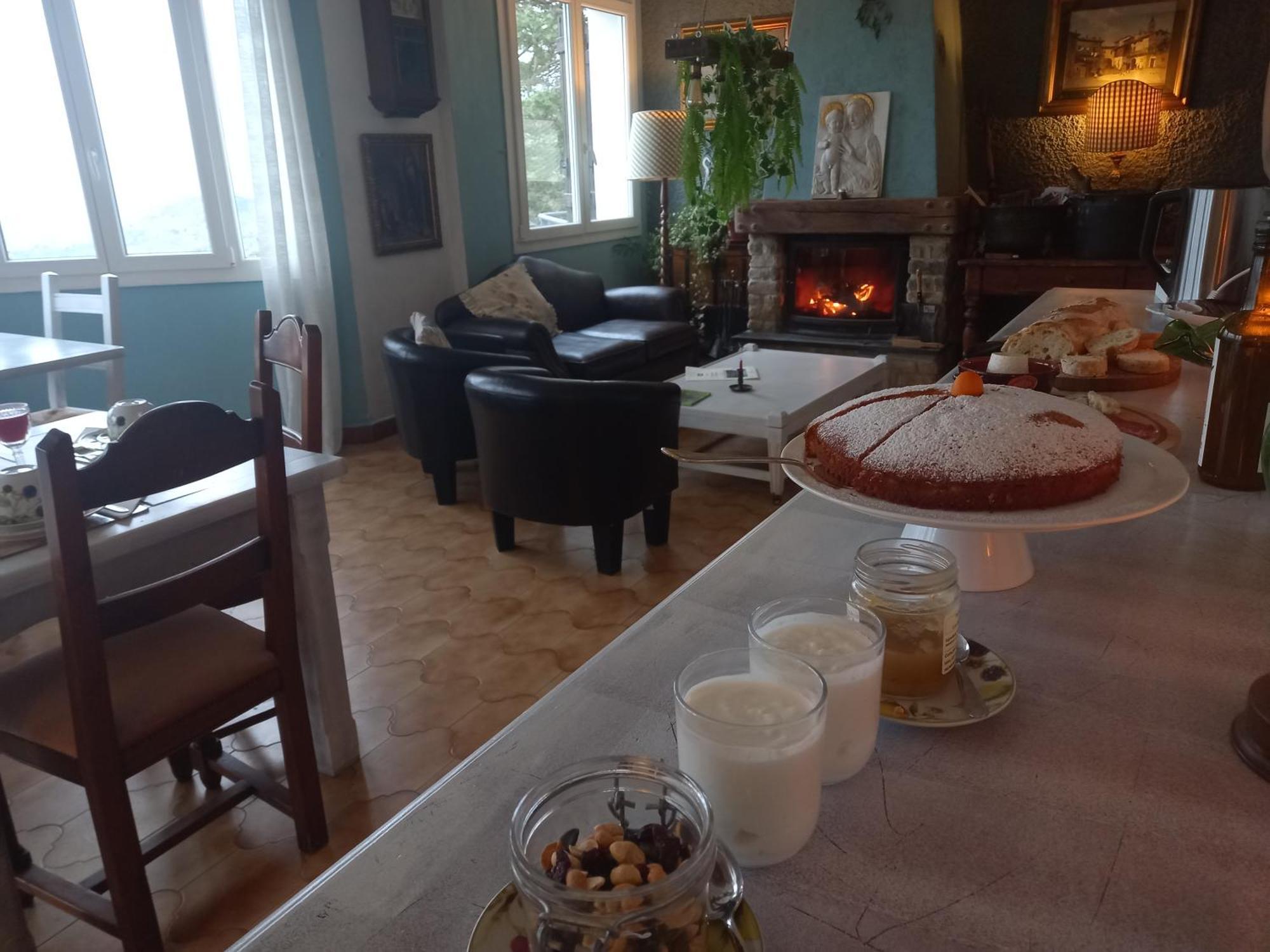 B&B Le Camelie Del Bosco Baiardo 外观 照片