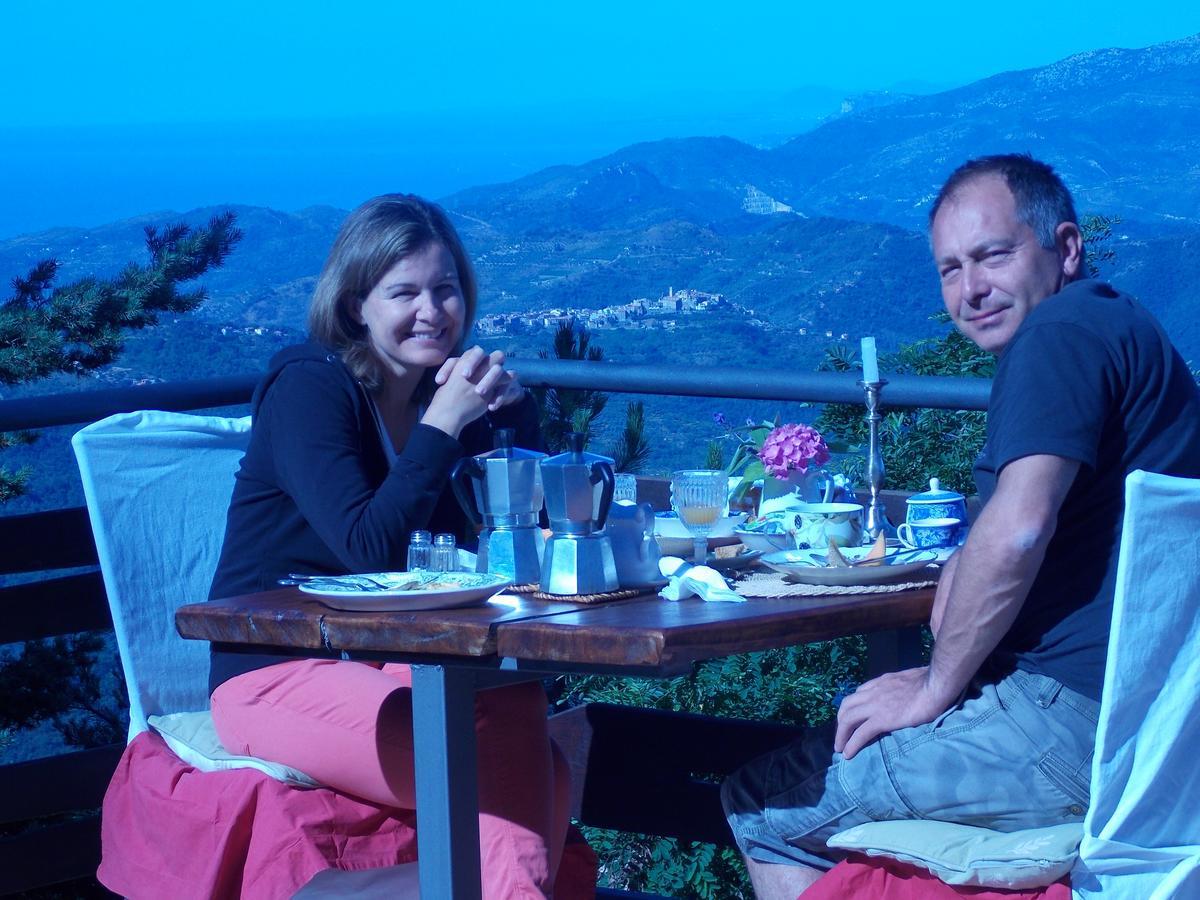B&B Le Camelie Del Bosco Baiardo 外观 照片